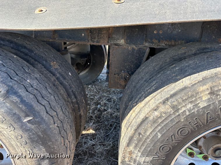 image for item DR6017 2010 Smithco S2-40-34  side dump trailer