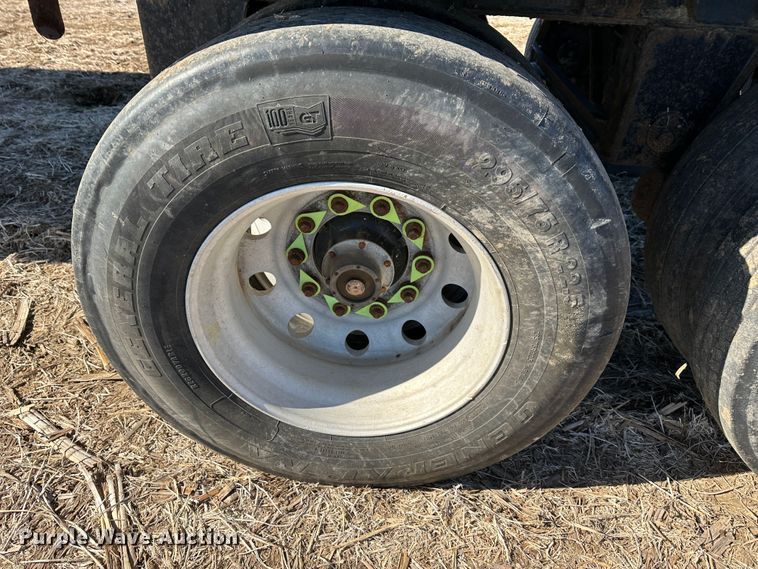 image for item DR6017 2010 Smithco S2-40-34  side dump trailer