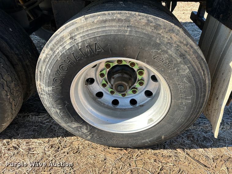 image for item DR6017 2010 Smithco S2-40-34  side dump trailer