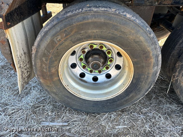 image for item DR6017 2010 Smithco S2-40-34  side dump trailer