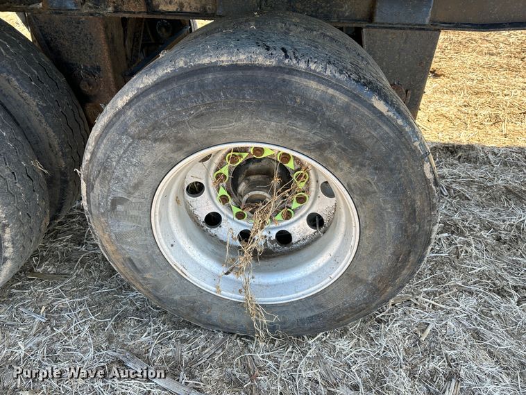 image for item DR6017 2010 Smithco S2-40-34  side dump trailer