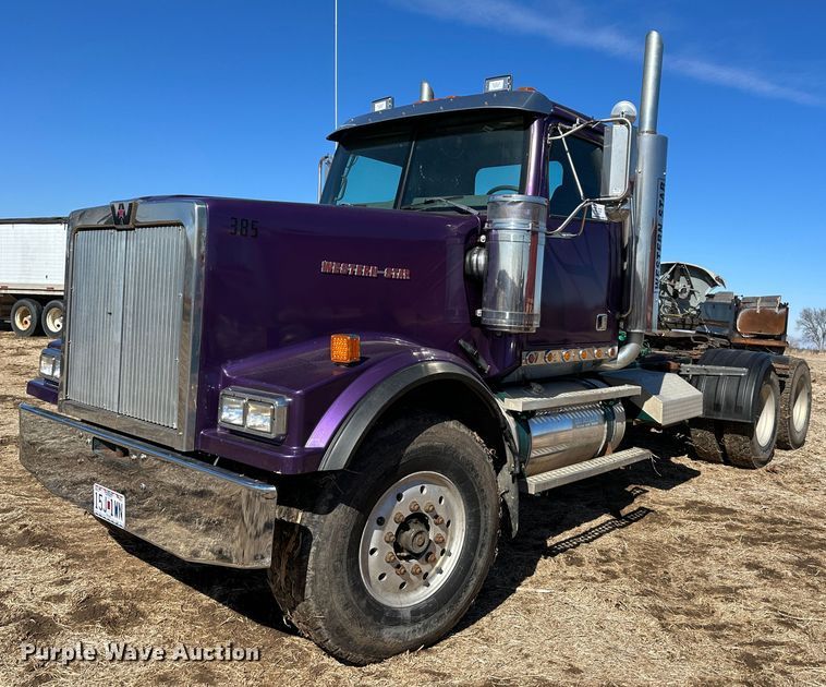image for item DR6018 2007 Western Star 4900FA  semi truck