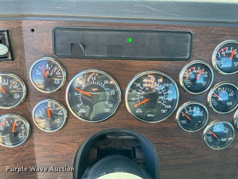 image for item DR6018 2007 Western Star 4900FA  semi truck