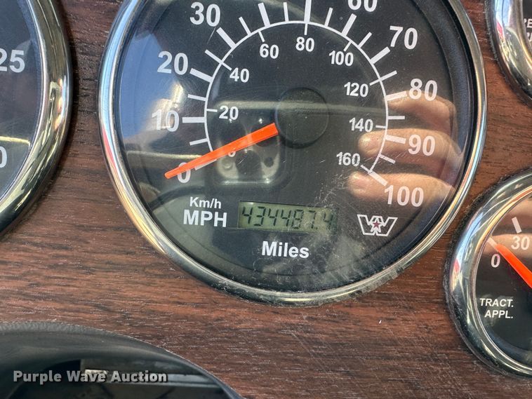 image for item DR6018 2007 Western Star 4900FA  semi truck