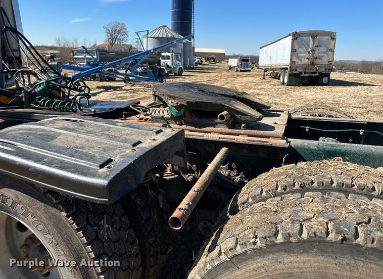 image for item DR6018 2007 Western Star 4900FA  semi truck