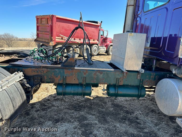 image for item DR6018 2007 Western Star 4900FA  semi truck