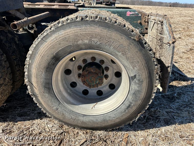 image for item DR6018 2007 Western Star 4900FA  semi truck