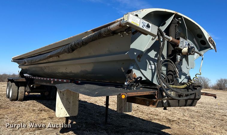 image for item DR6019 2010 Smithco  side dump trailer