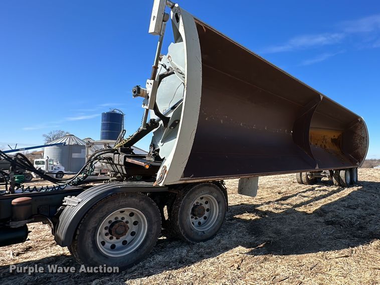 image for item DR6019 2010 Smithco  side dump trailer