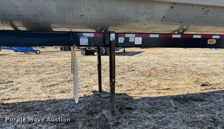 image for item DR6019 2010 Smithco  side dump trailer