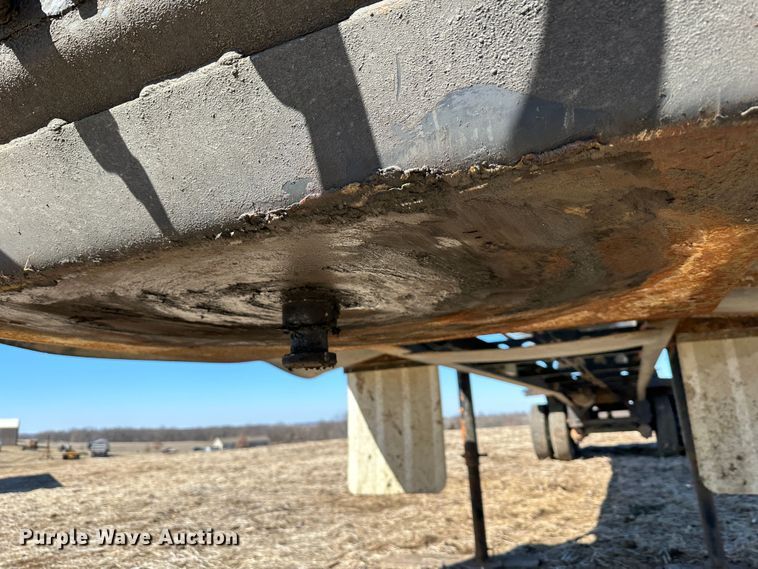 image for item DR6019 2010 Smithco  side dump trailer