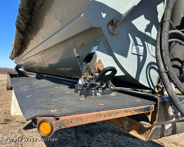 image for item DR6019 2010 Smithco  side dump trailer