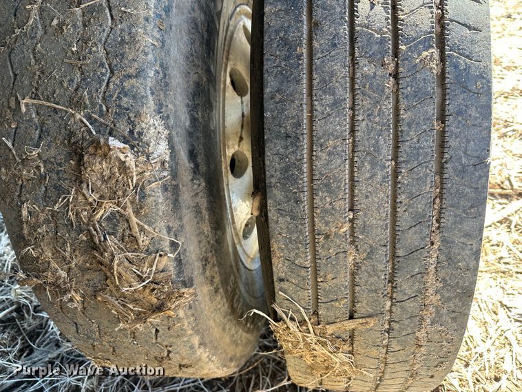 image for item DR6019 2010 Smithco  side dump trailer