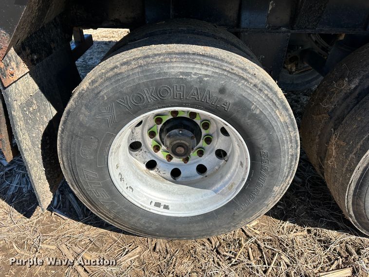 image for item DR6019 2010 Smithco  side dump trailer