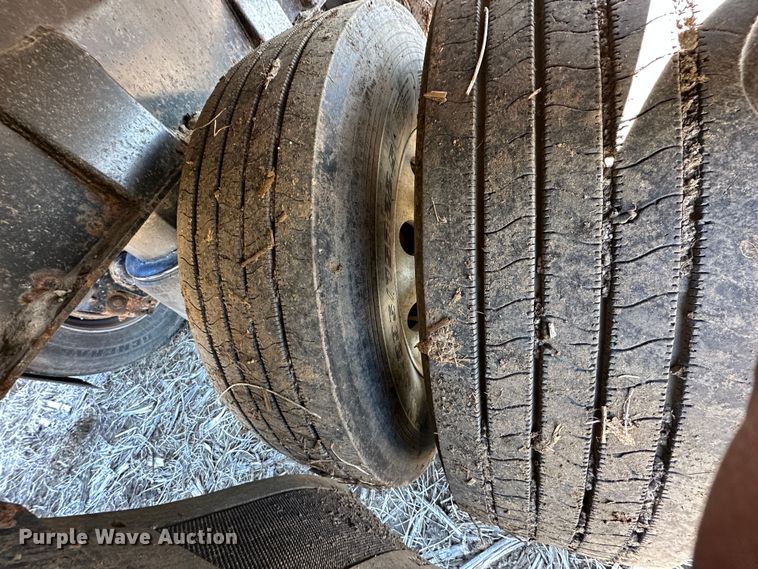 image for item DR6019 2010 Smithco  side dump trailer