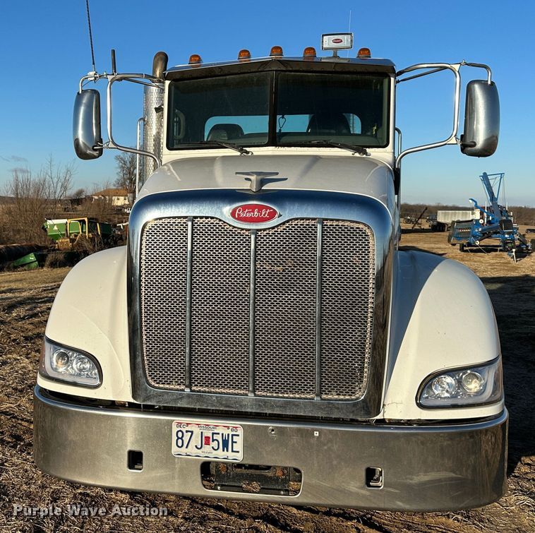 image for item DR6020 2012 Peterbilt 384  semi truck