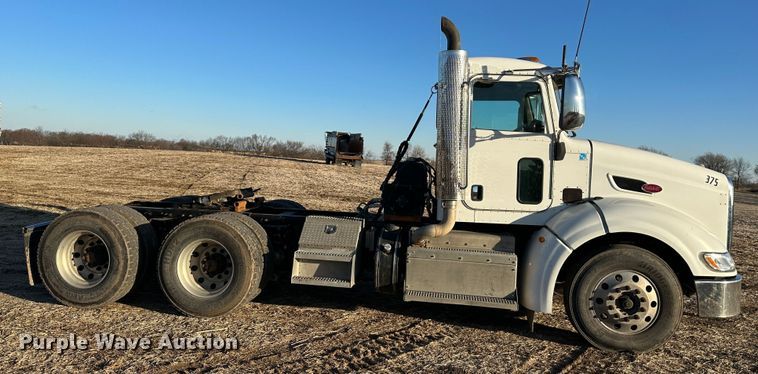 image for item DR6020 2012 Peterbilt 384  semi truck