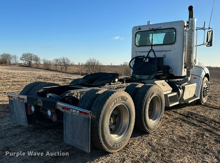 image for item DR6020 2012 Peterbilt 384  semi truck