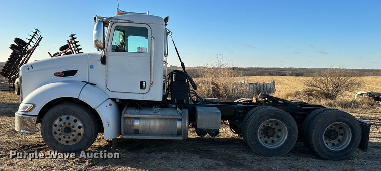 image for item DR6020 2012 Peterbilt 384  semi truck