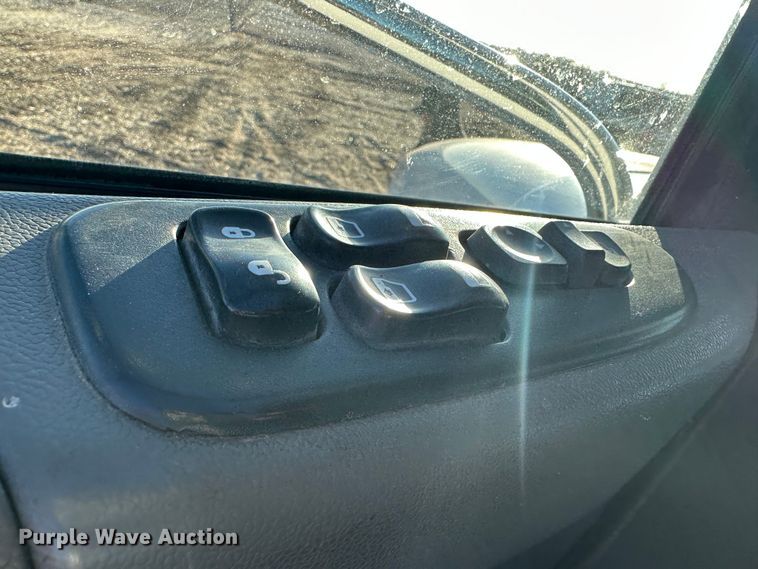 image for item DR6020 2012 Peterbilt 384  semi truck