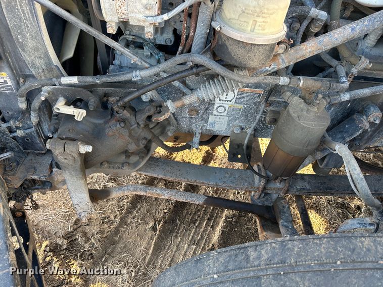 image for item DR6020 2012 Peterbilt 384  semi truck