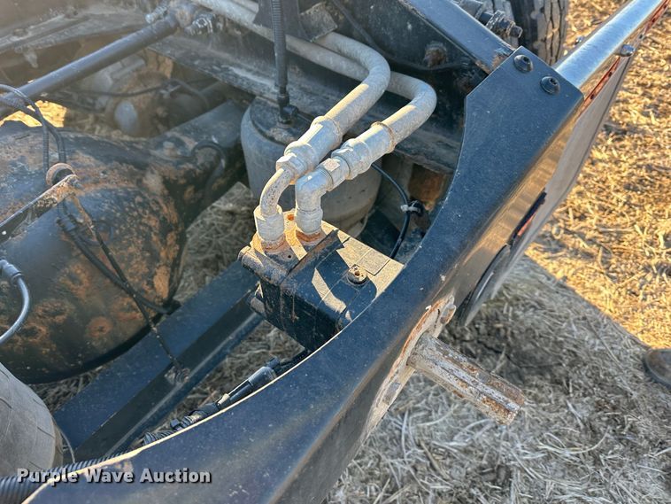 image for item DR6020 2012 Peterbilt 384  semi truck