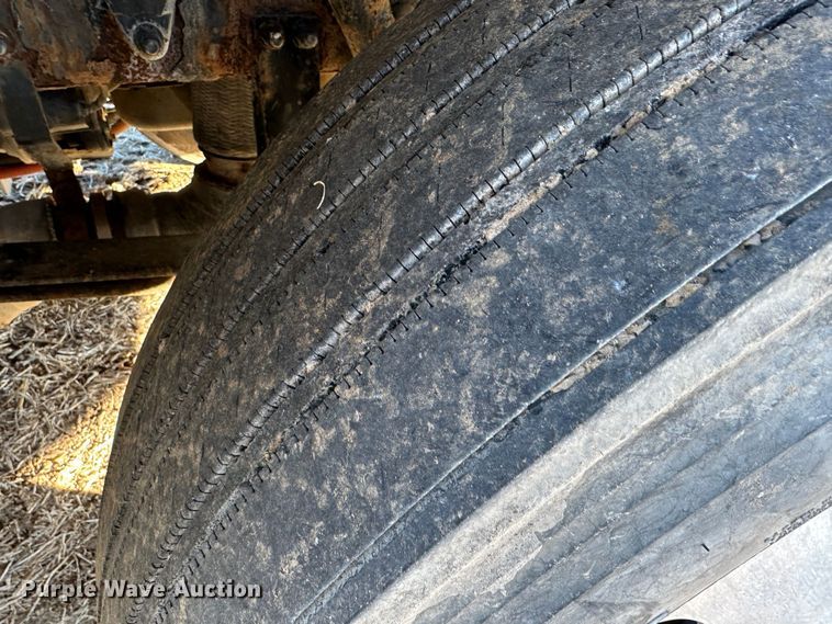 image for item DR6020 2012 Peterbilt 384  semi truck