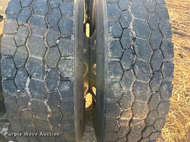 image for item DR6020 2012 Peterbilt 384  semi truck