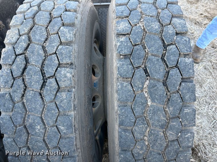 image for item DR6020 2012 Peterbilt 384  semi truck