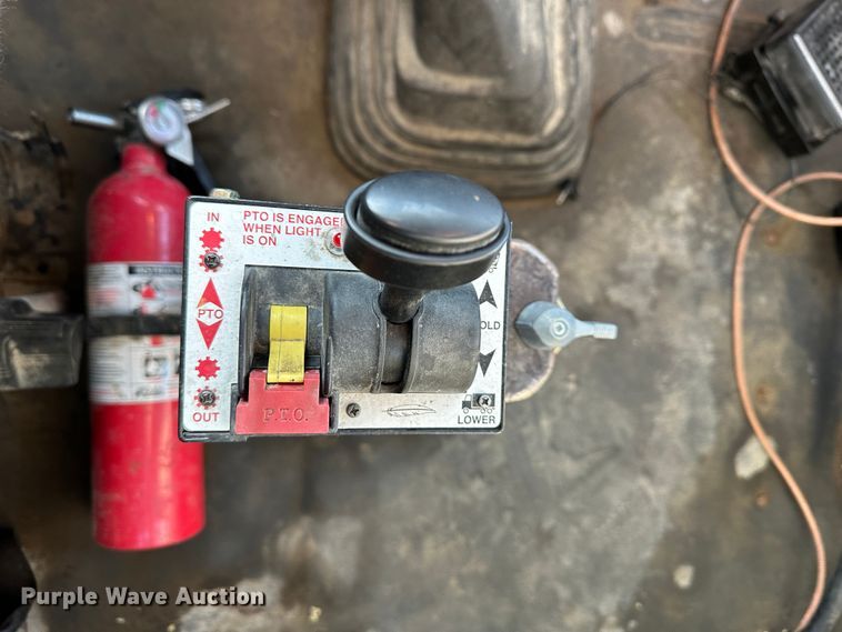 image for item DR6022 2011 Freightliner Cascadia  semi truck