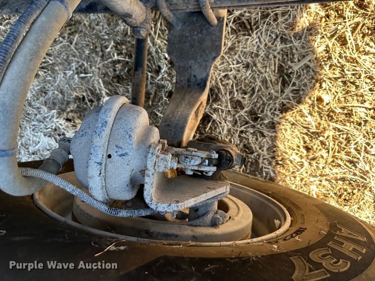 image for item DR6022 2011 Freightliner Cascadia  semi truck