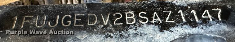 image for item DR6022 2011 Freightliner Cascadia  semi truck