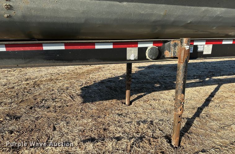 image for item DR6023 2010 Smithco S2-40-34  side dump trailer