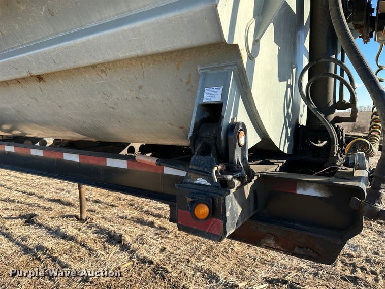 image for item DR6023 2010 Smithco S2-40-34  side dump trailer
