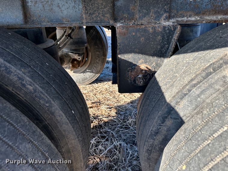 image for item DR6023 2010 Smithco S2-40-34  side dump trailer