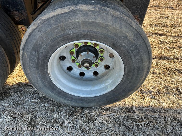 image for item DR6023 2010 Smithco S2-40-34  side dump trailer