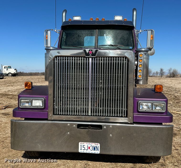 image for item DR6024 2006 Western Star 4900EX  semi truck