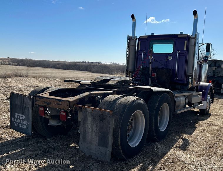 image for item DR6024 2006 Western Star 4900EX  semi truck