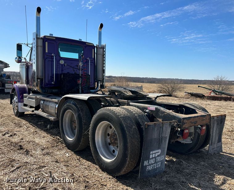 image for item DR6024 2006 Western Star 4900EX  semi truck