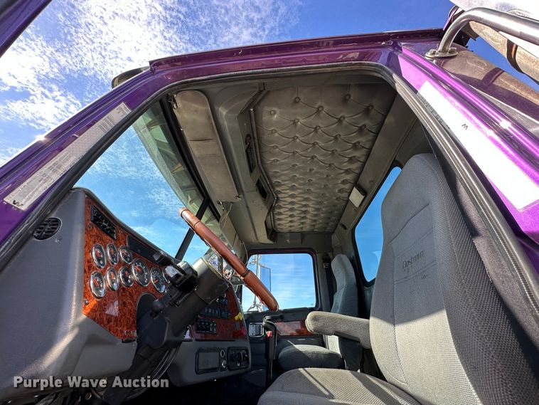 image for item DR6024 2006 Western Star 4900EX  semi truck