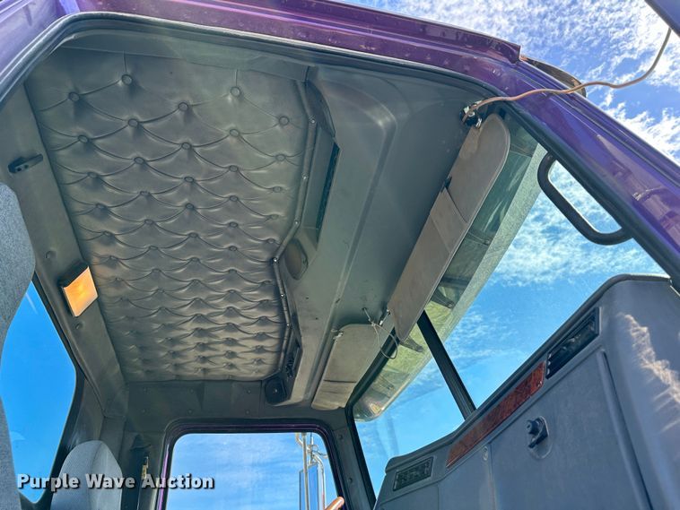 image for item DR6024 2006 Western Star 4900EX  semi truck