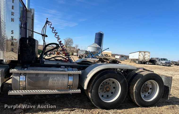 image for item DR6024 2006 Western Star 4900EX  semi truck