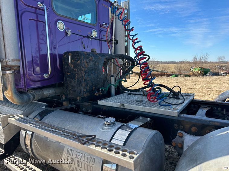 image for item DR6024 2006 Western Star 4900EX  semi truck