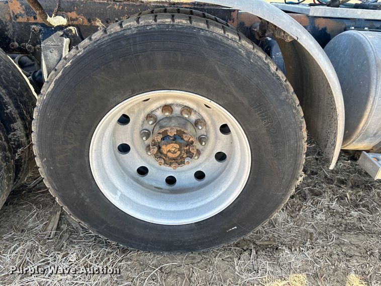 image for item DR6024 2006 Western Star 4900EX  semi truck