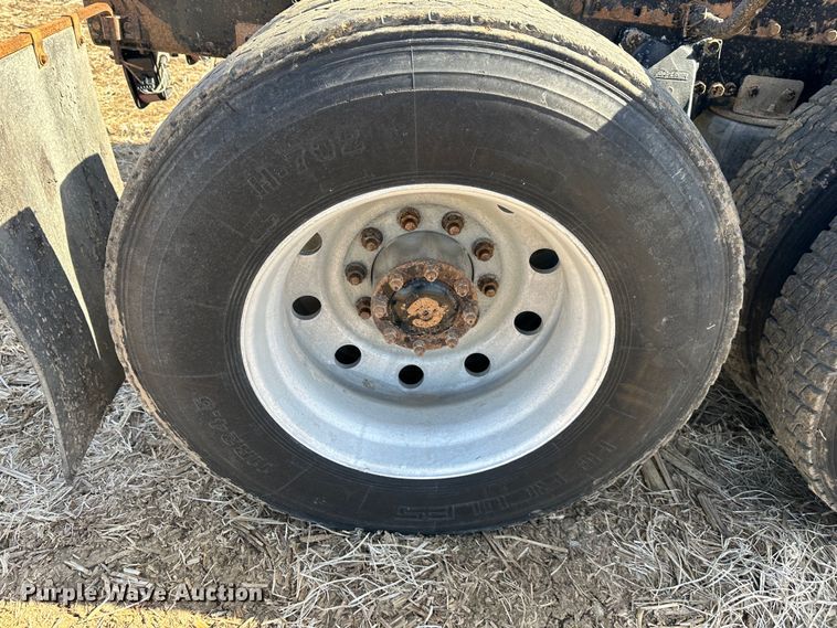 image for item DR6024 2006 Western Star 4900EX  semi truck