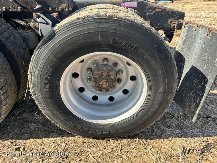 image for item DR6024 2006 Western Star 4900EX  semi truck