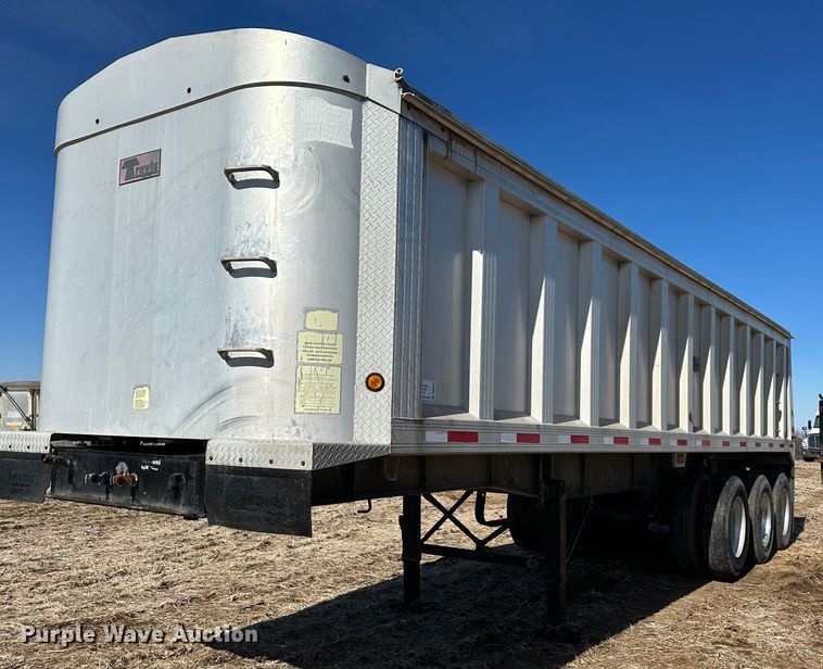 image for item DR6025 2000 Travis  end dump trailer