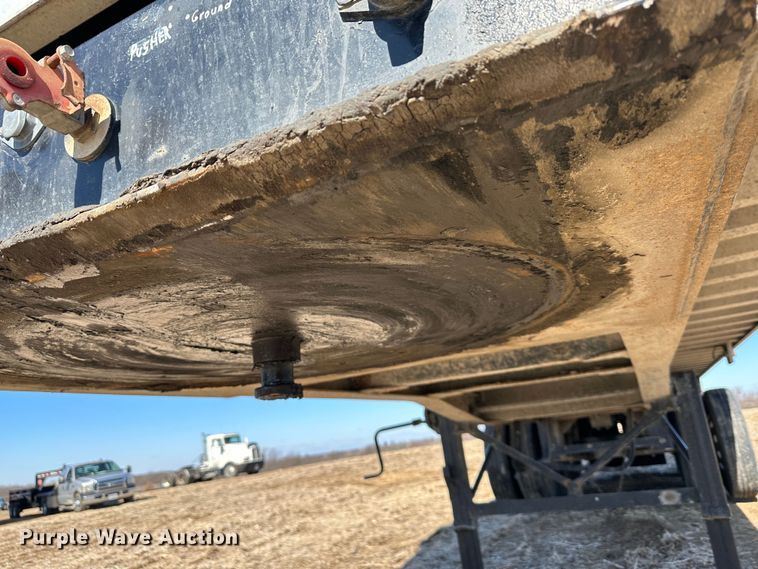 image for item DR6025 2000 Travis  end dump trailer