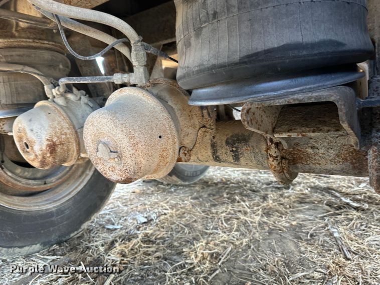 image for item DR6025 2000 Travis  end dump trailer