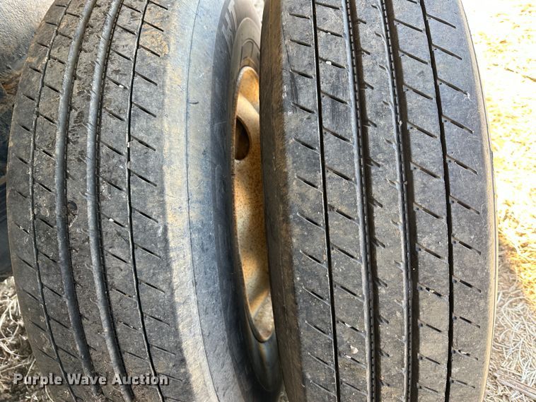 image for item DR6025 2000 Travis  end dump trailer